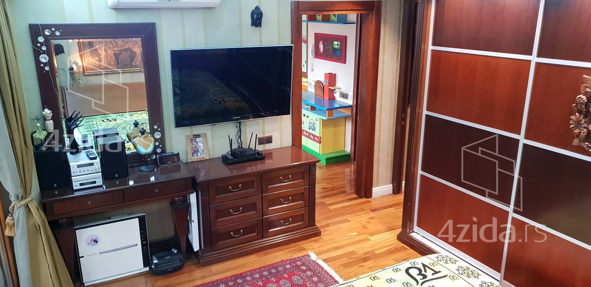 Petosoban stan | 4zida