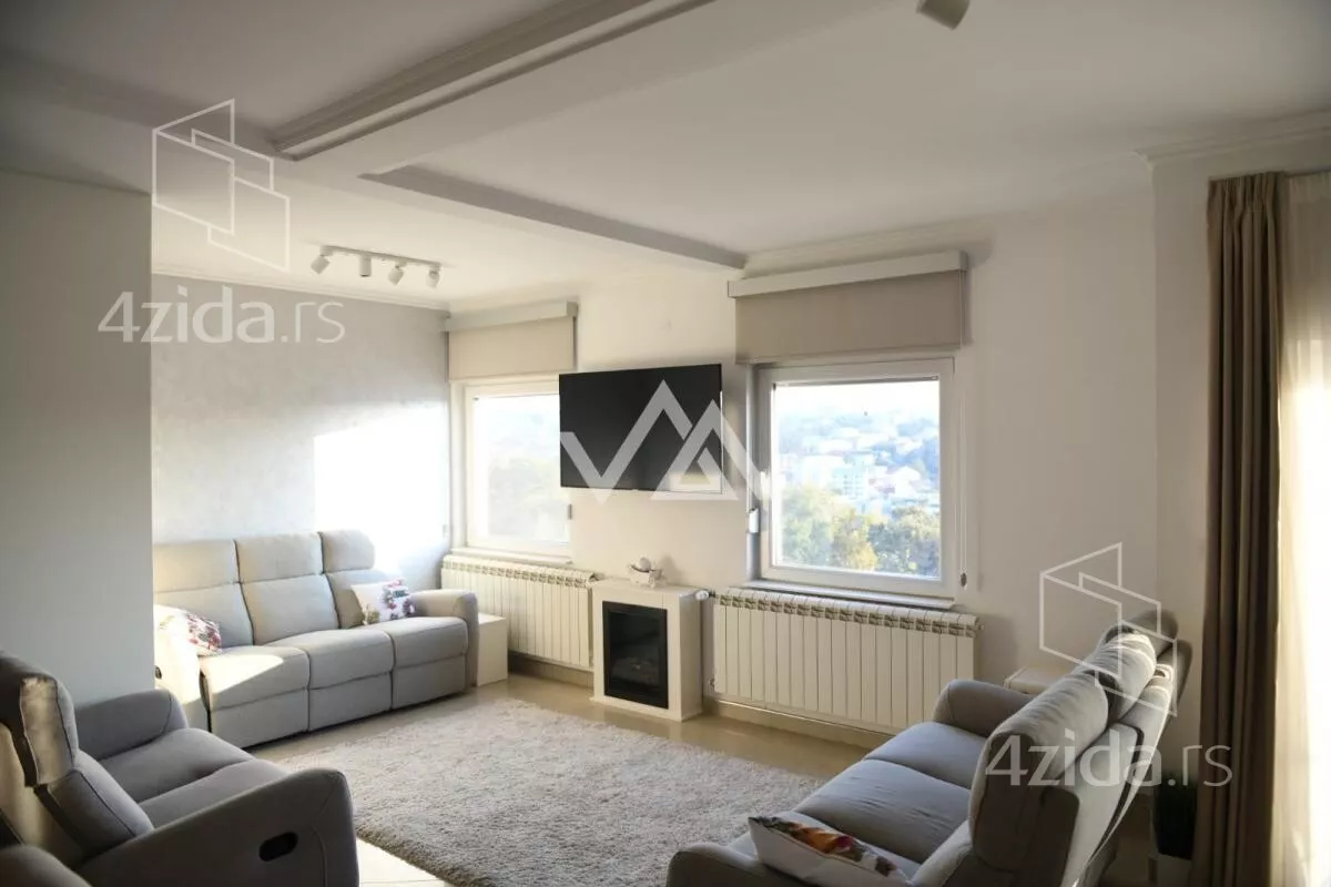 Šestosoban stan | 4zida