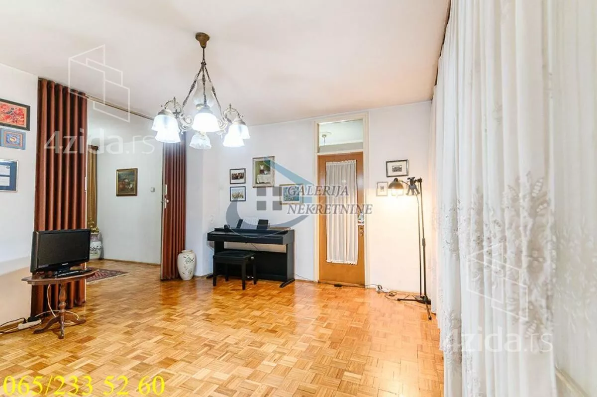 Troiposoban stan | 4zida