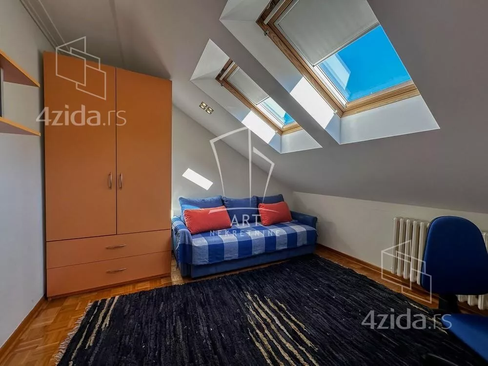 Troiposoban stan | 4zida