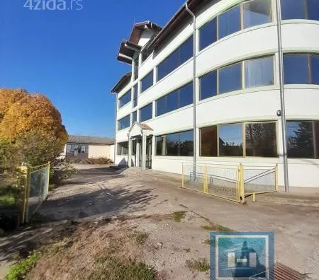 Poslovni prostor | 4zida