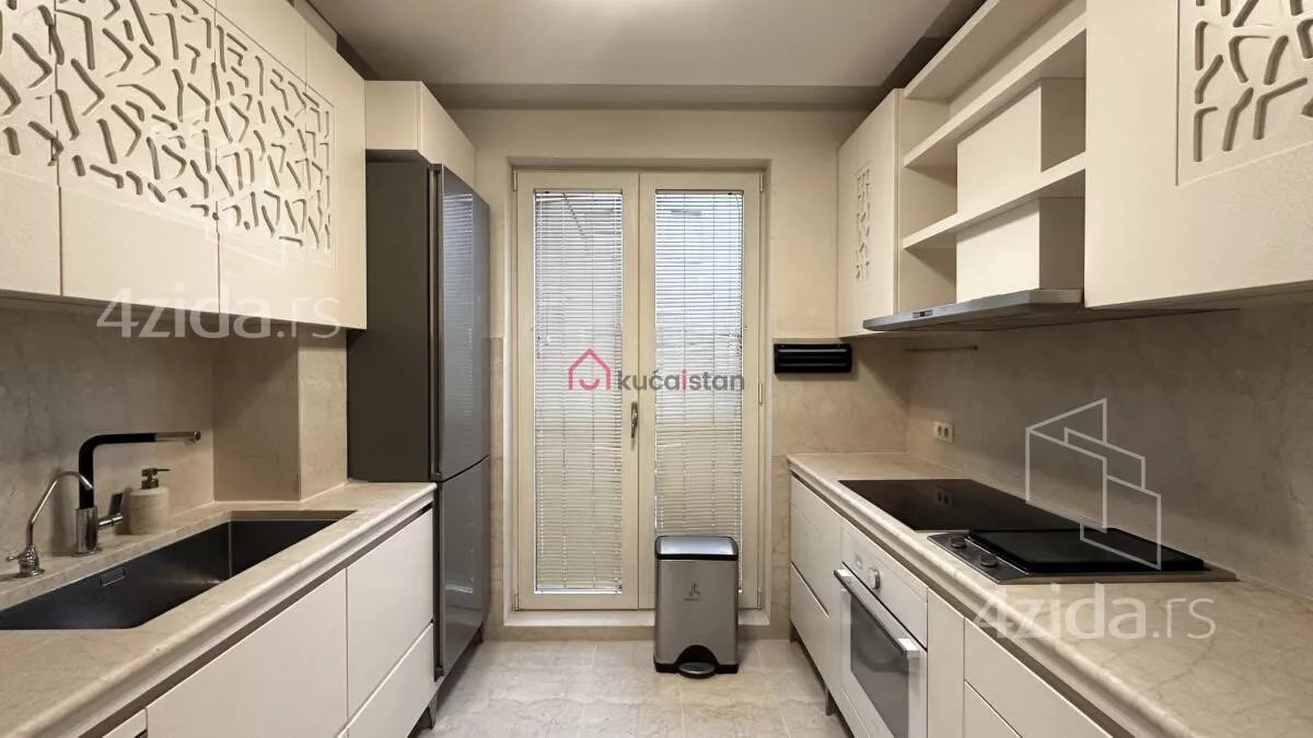 Četvoroiposoban stan | 4zida