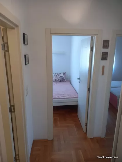 Ugrinovački put | 4zida.rs