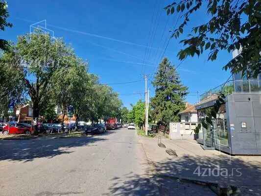 Plac | 4zida