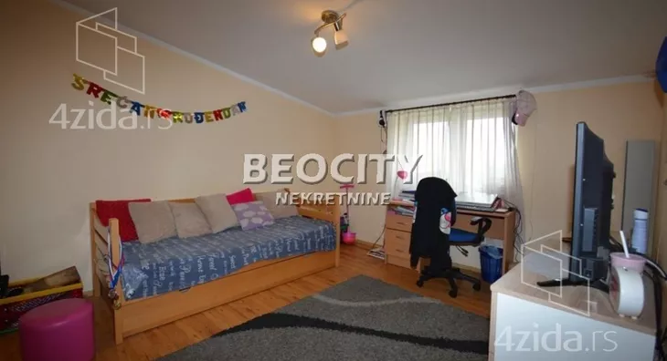 Petoiposoban stan | 4zida