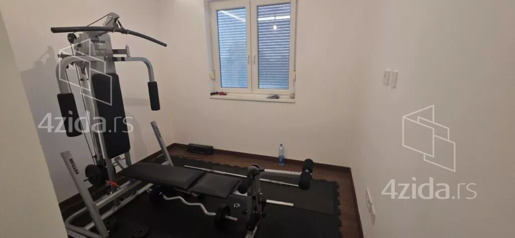 Šestosoban stan | 4zida