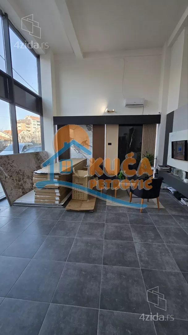Lokal | 4zida