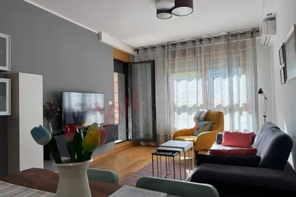 Tadije Sondermajera | 4zida.rs