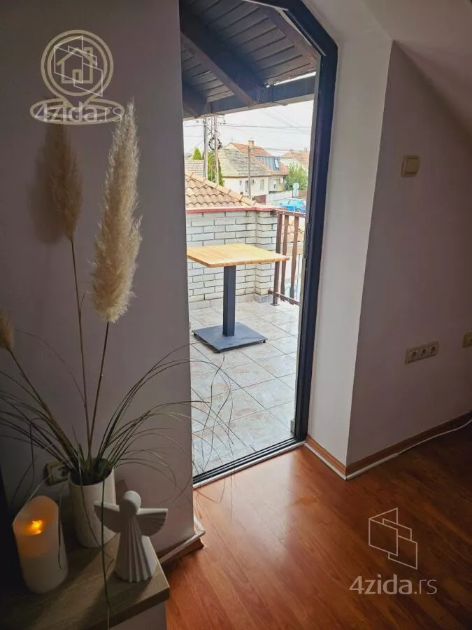 Petosoban stan | 4zida