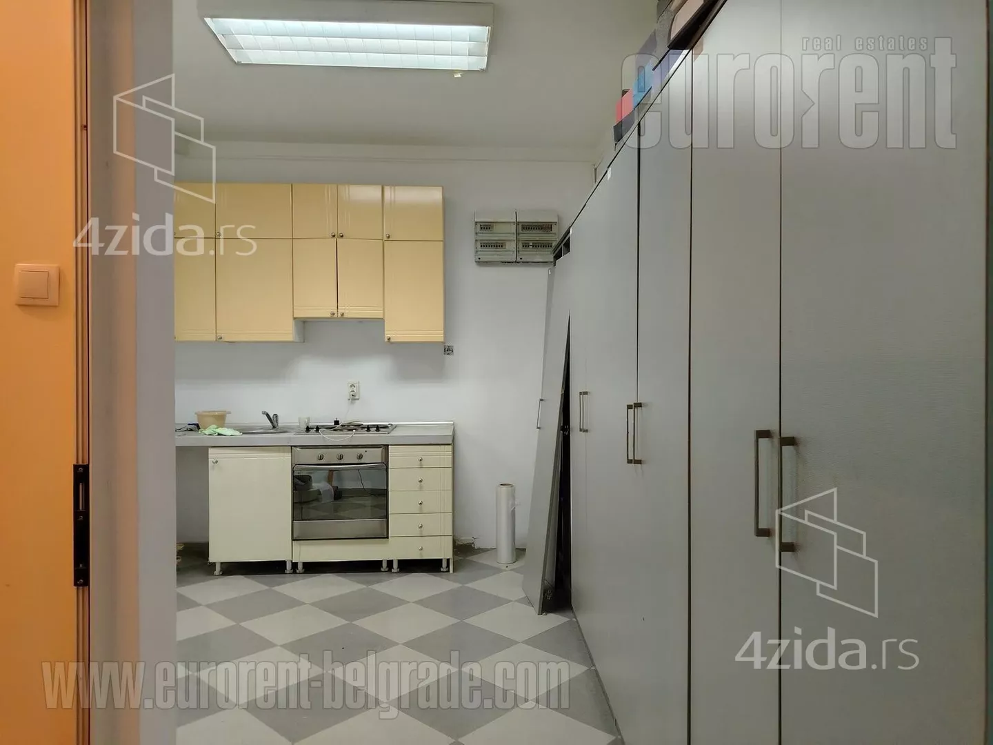 Poslovni prostor | 4zida