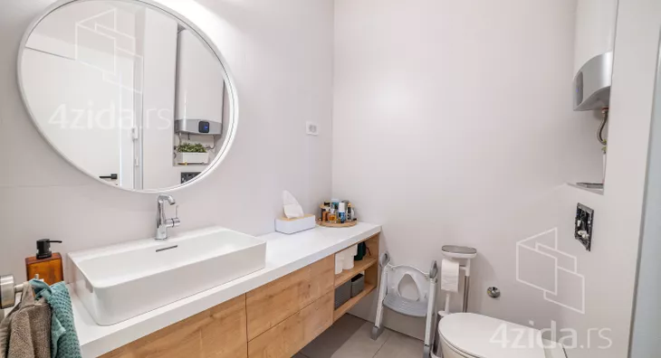 Petosoban stan | 4zida