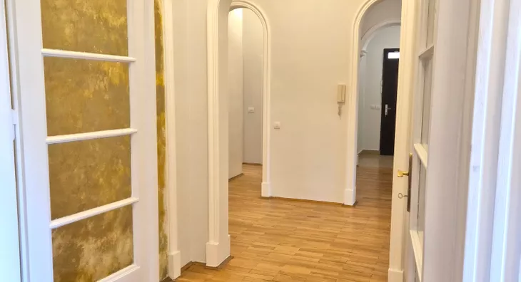 Poslovna zgrada | 4zida