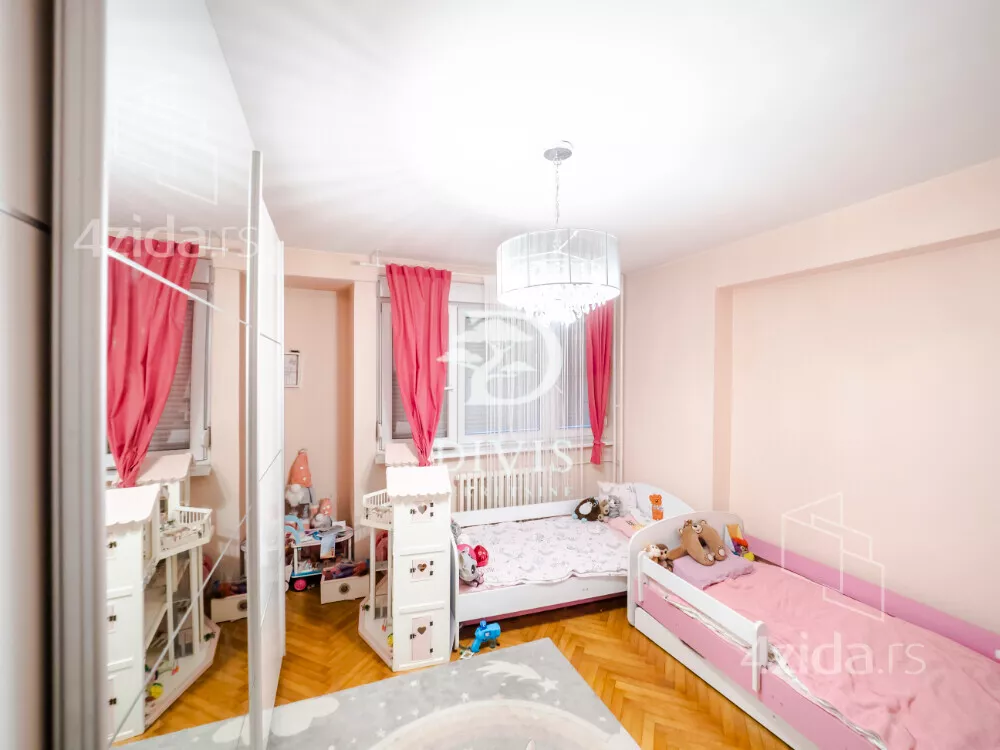 Troiposoban stan | 4zida