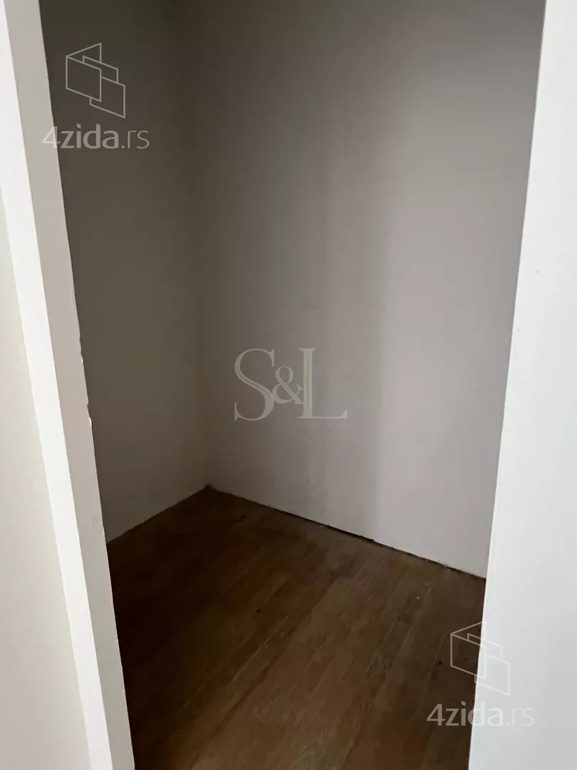 Lokal | 4zida