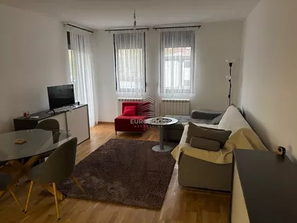 Pavla Labata | 4zida.rs