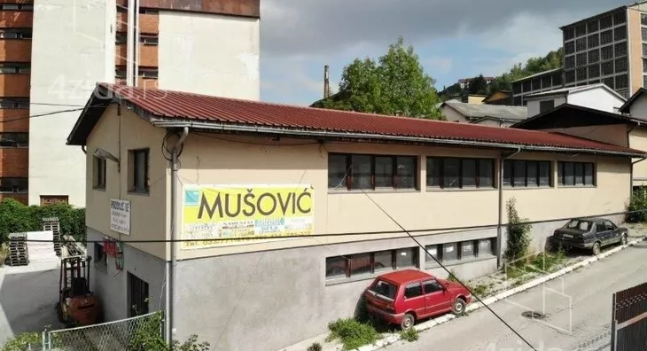 Poslovna zgrada | 4zida