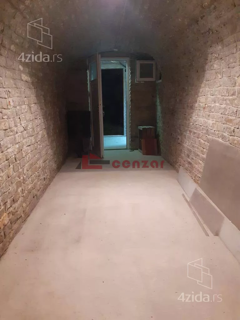 Šestosoban stan | 4zida
