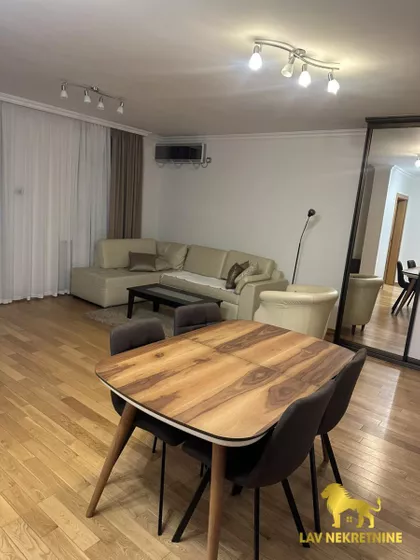 PAP PAVLA | 4zida.rs