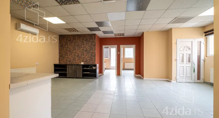 Poslovna zgrada | 4zida