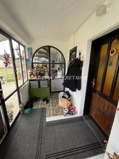 Okolne lokacije | 4zida.rs