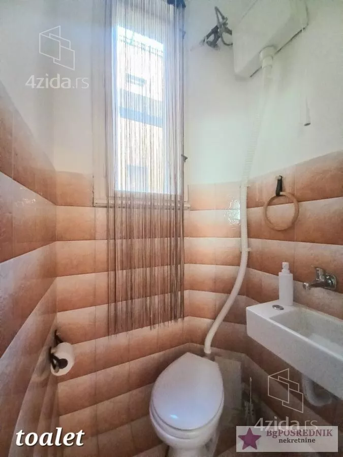 Četvoroiposoban stan | 4zida