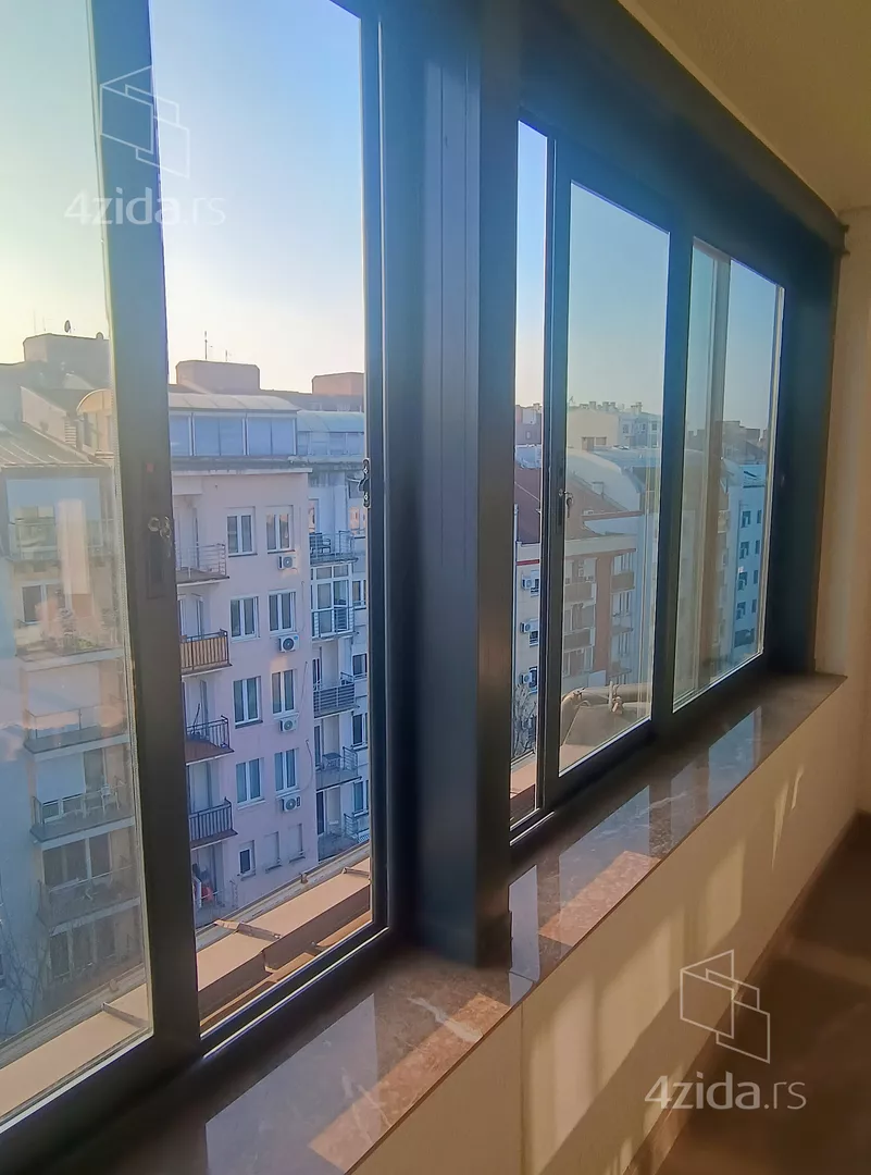 Šestosoban stan | 4zida