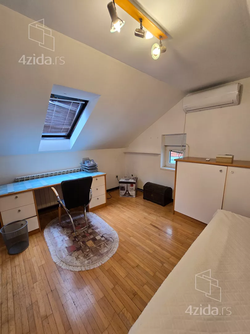 Šestosoban stan | 4zida