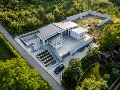 Nikole Pašića bb | 4zida.rs