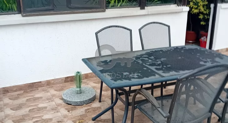 Šestoiposoban stan | 4zida