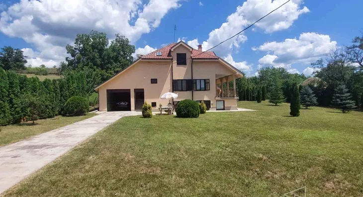 3-etažna kuća | 4zida