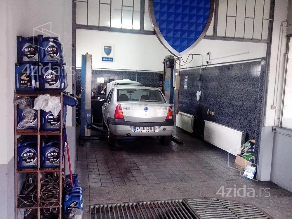 Poslovna zgrada | 4zida