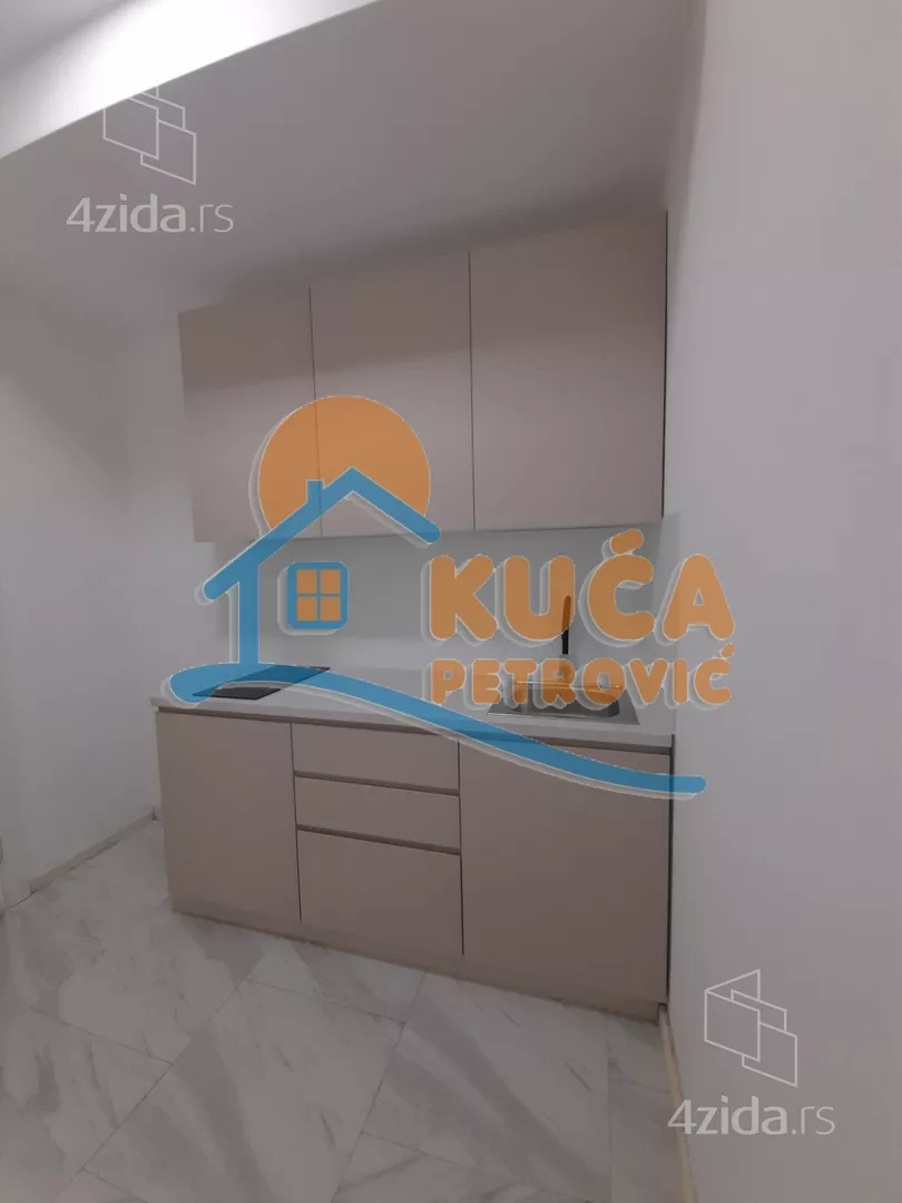 Lokal | 4zida