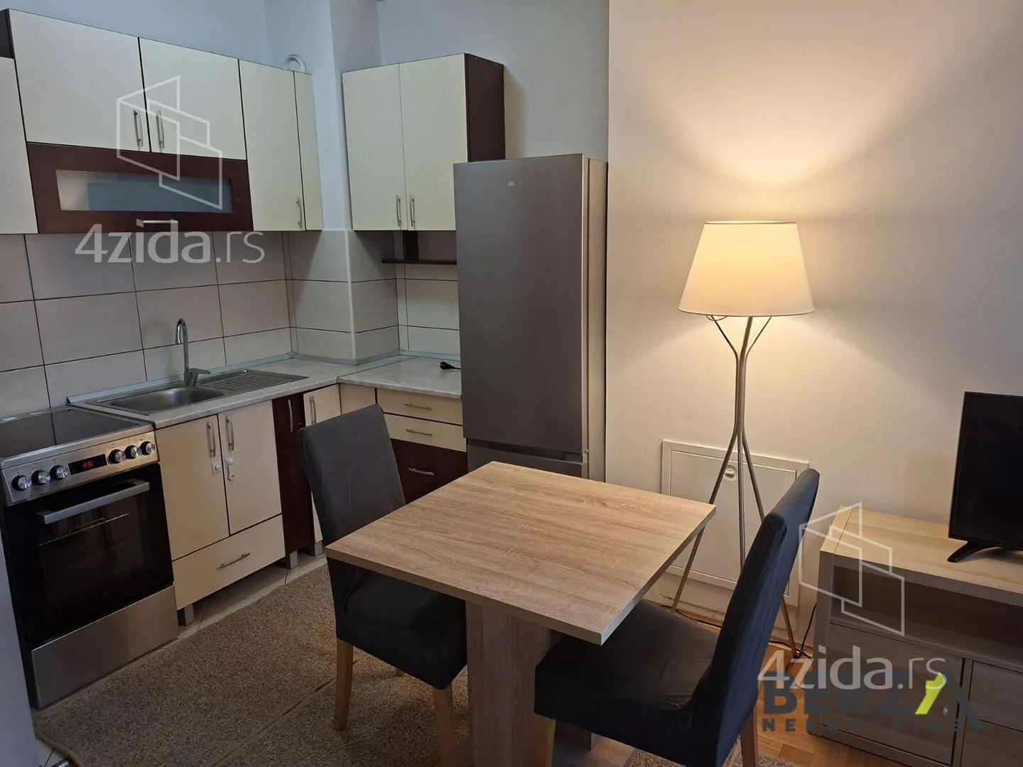 Jednoiposoban stan | 4zida