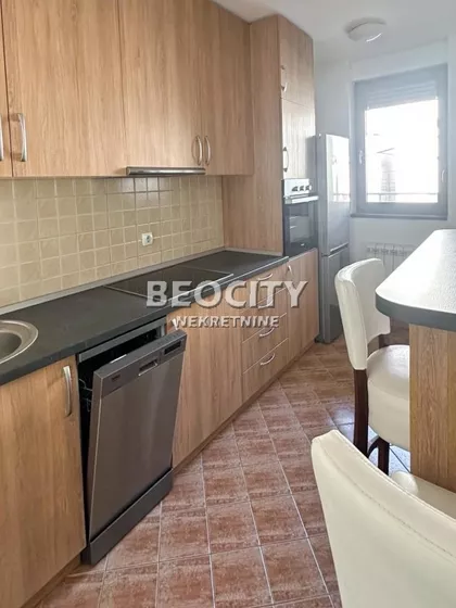 Crveni Krst Vračar | 4zida.rs