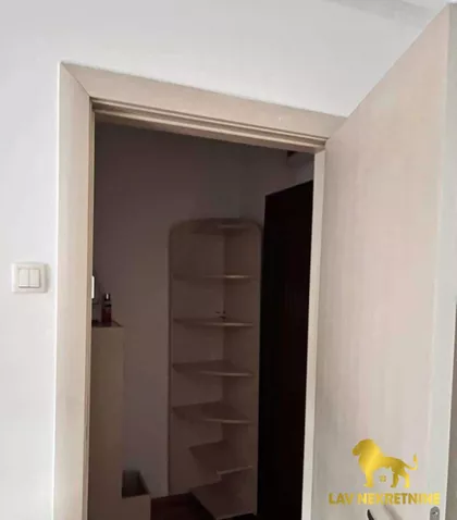 DOŽA ĐERĐA | 4zida.rs