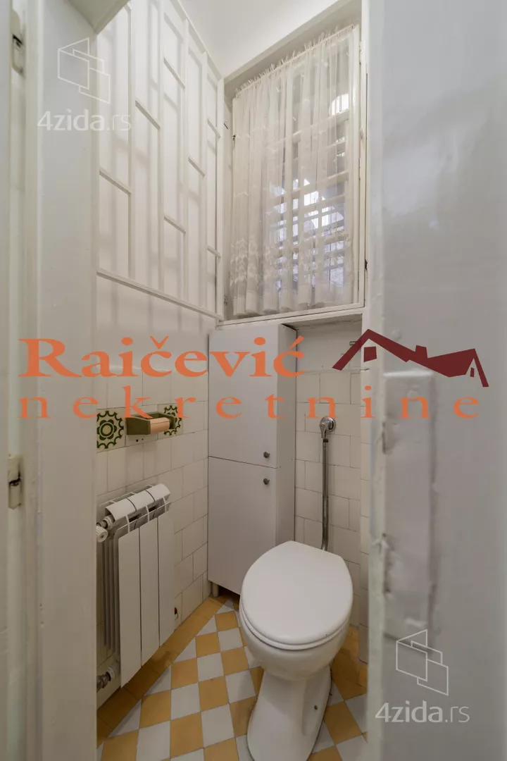 Četvoroiposoban stan | 4zida