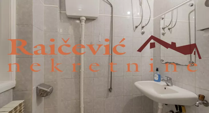 Devetosoban stan | 4zida