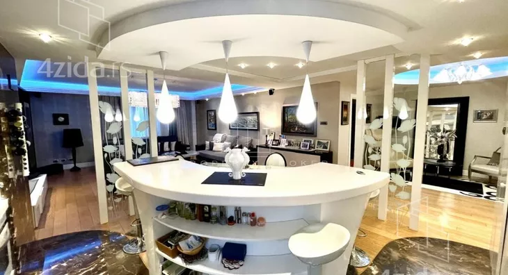 Petoiposoban stan | 4zida