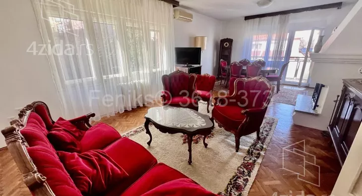 Četvoroiposoban stan | 4zida