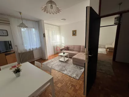 Crveni Krst Vračar | 4zida.rs