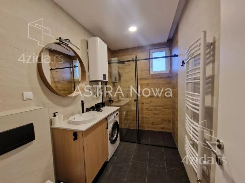 Sedmosoban stan | 4zida