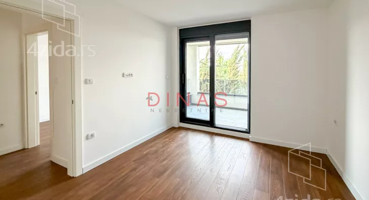 Šestosoban stan | 4zida