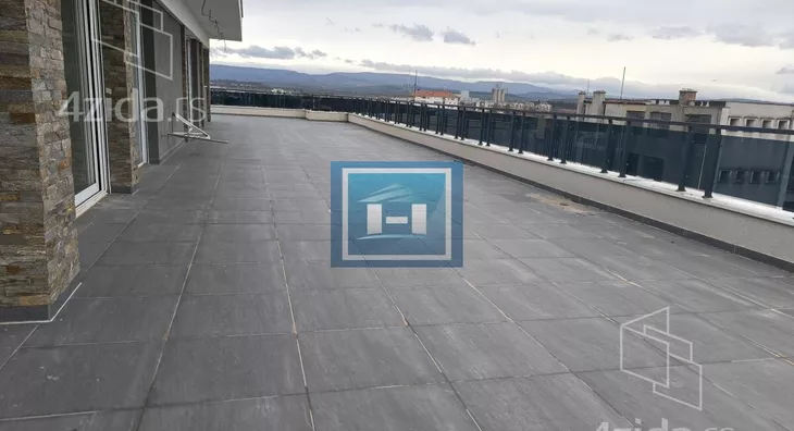 Petosoban stan | 4zida