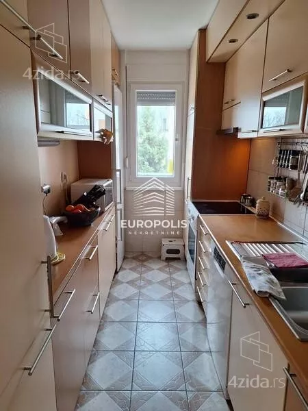 Četvoroiposoban stan | 4zida