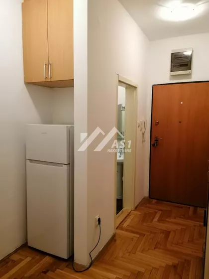 Valentina Vodnika | 4zida.rs