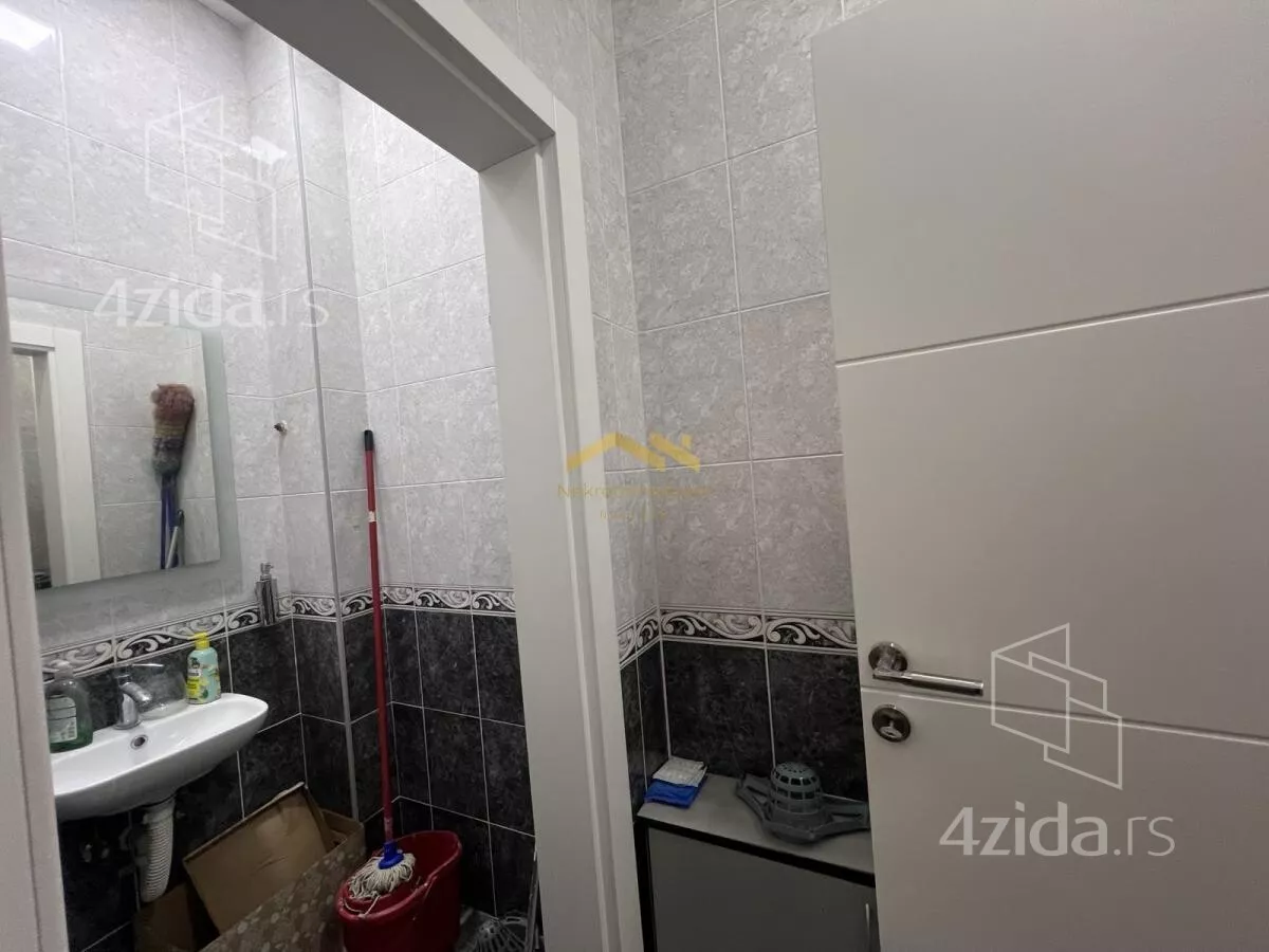Lokal | 4zida
