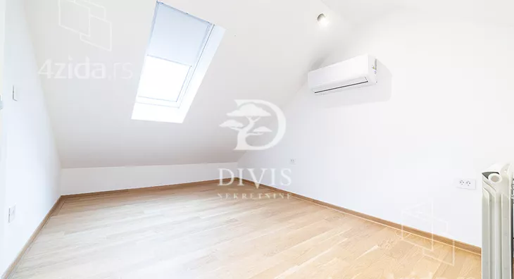 Četvoroiposoban stan | 4zida