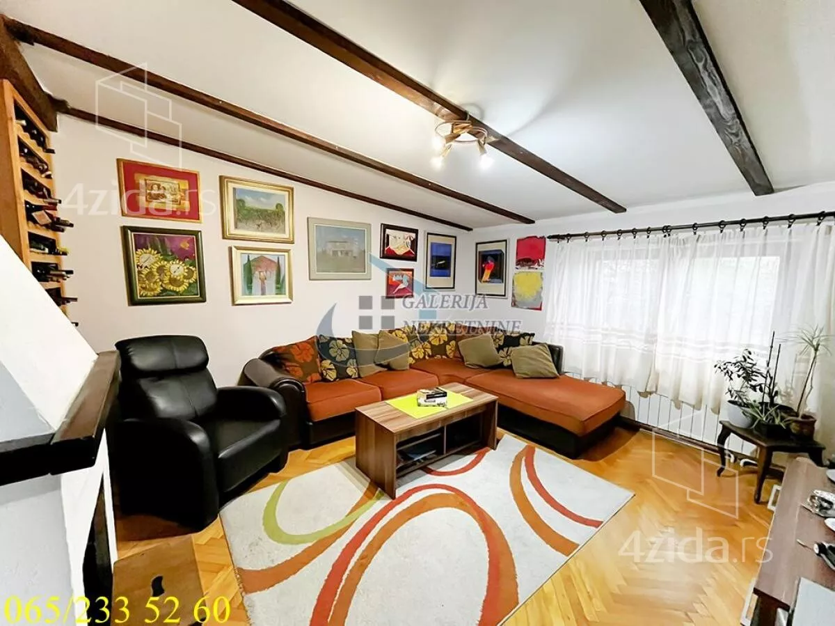 Šestosoban stan | 4zida