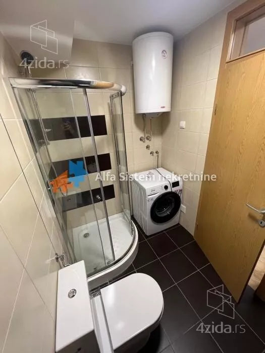 Četvoroiposoban stan | 4zida