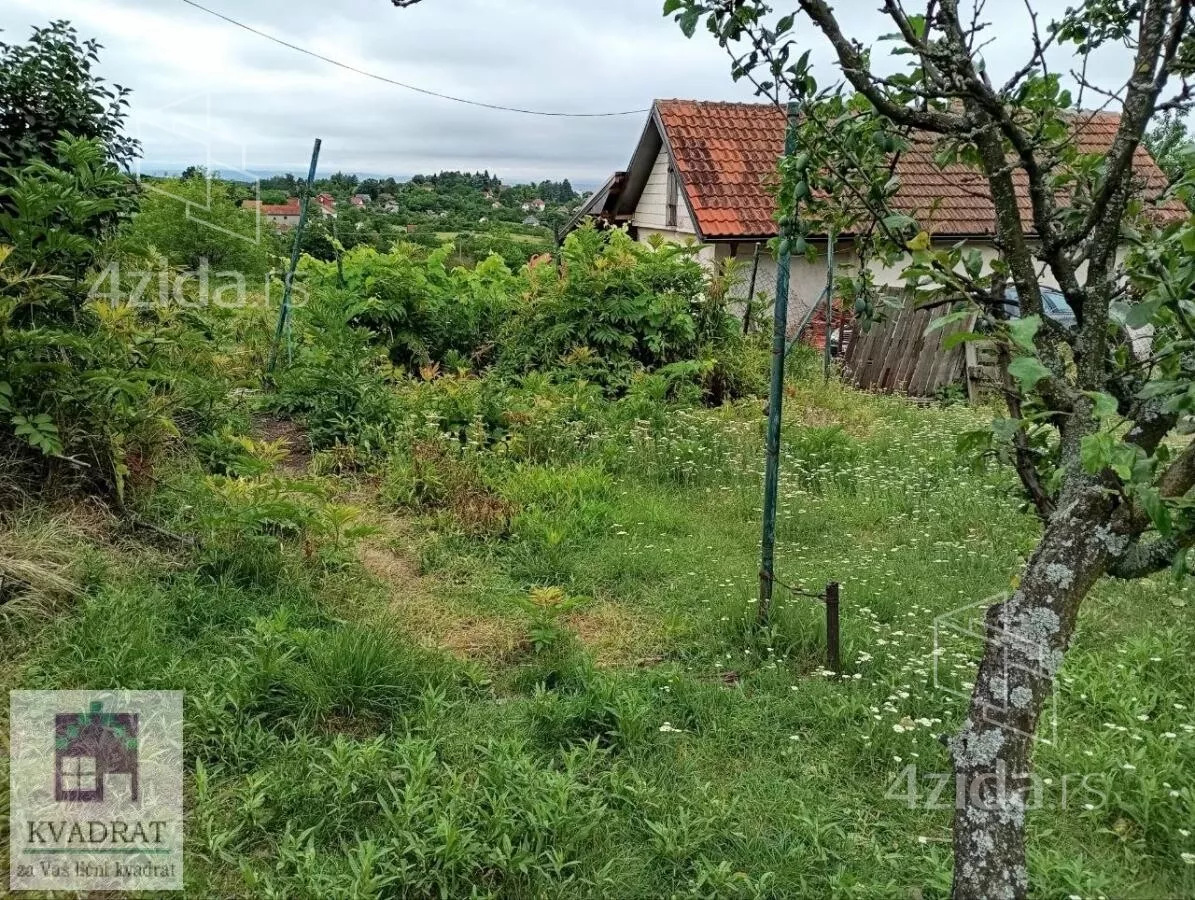 Plac | 4zida